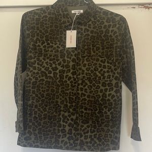 Good American Utility Jacket army green leopard. Barn jacket on trend.